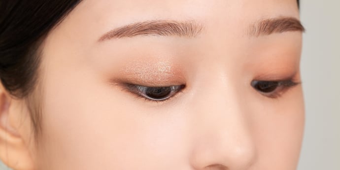 여자에게는 몇 개의 아이섀도 컬러가 필요할까?