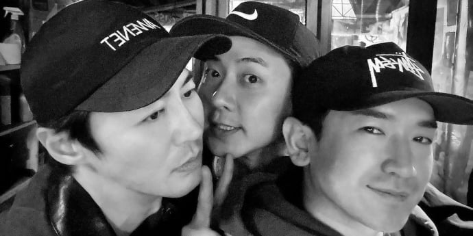 이민우·전진·앤디, ‘신화 광복절’ 자축... “반쪽이지만 행복”