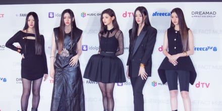 法 “뉴진스, 어도어 없이 독자 활동 불가... 1회당 50억 배상해야”