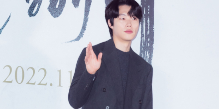 류준열, 송혜교와 한솥밥?... “결정은 아직”