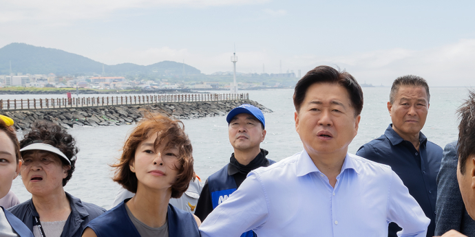 '제주 조천항 환경조성에 누구보다 진심인 예지원-오영훈 도지사' [포토]