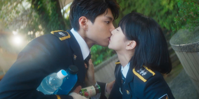 ‘굿보이’ 박보검, 김소현과 입맞춤 후 쓰러졌다...최고 5.9%