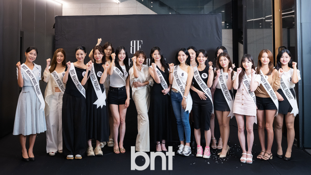 '화이팅하는 예지원-2025 베스트뷰티모델 선발대회 오리엔테이션 참가자들' [포토]
