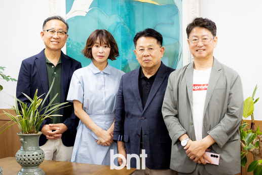 '특강 앞서 기념촬영하는 국립한밭대학교 길민호 부원장-예지원-김장석 원장-송석동 교수' [포토]