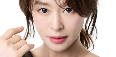 예지원, 블랙 드레스 속 강렬한 아우라 [화보]