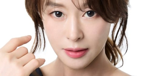 예지원, 블랙 드레스 속 강렬한 아우라 