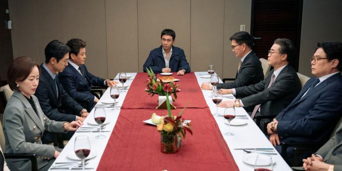 ‘굿보이’ 오정세, 권력자들과 비밀 회담 포착