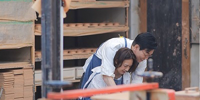 ‘신랑수업’ 김일우♥박선영, 공방서 달달 백허그