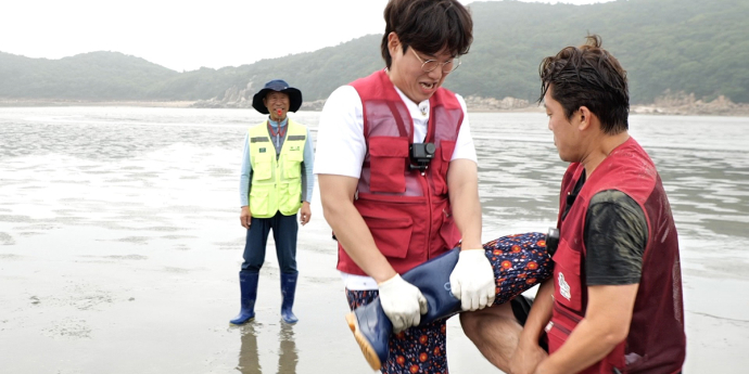 ‘흙심인대호’ 김대호·장성규 갯벌 아르바이트!