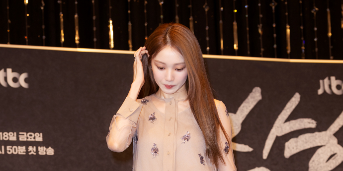 이성경 '조심조심' [포토]