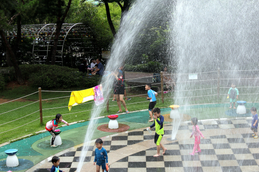 서울 36도 폭염특보… 제주도·남해동부 풍랑 주의 [내일날씨]