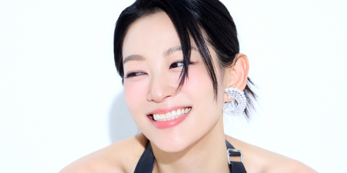 아덴 조 “김은숙 작가 팬, 악역 해보고 싶어” [화보]
