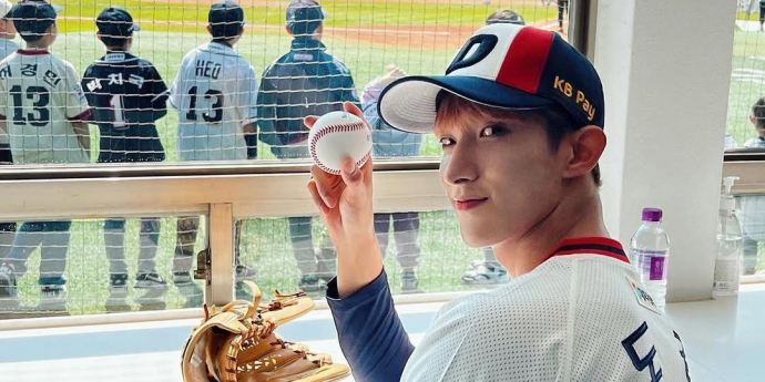 세븐틴 도겸, 26일 두산베어스 시구 출격