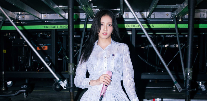 블랙핑크 지수, 타미힐피거로 완성한 ‘아이코닉 모먼트’