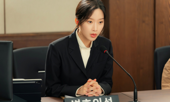 ‘서초동’ 문가영, 첫 살인사건 선임