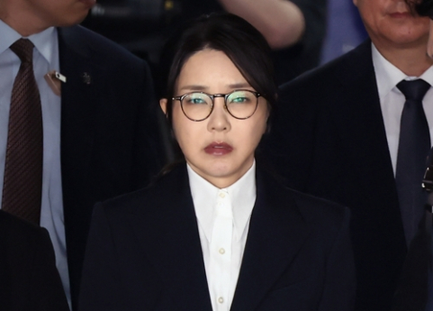 [속보] 특검, 김건희 구속 후 첫 조사 시작
