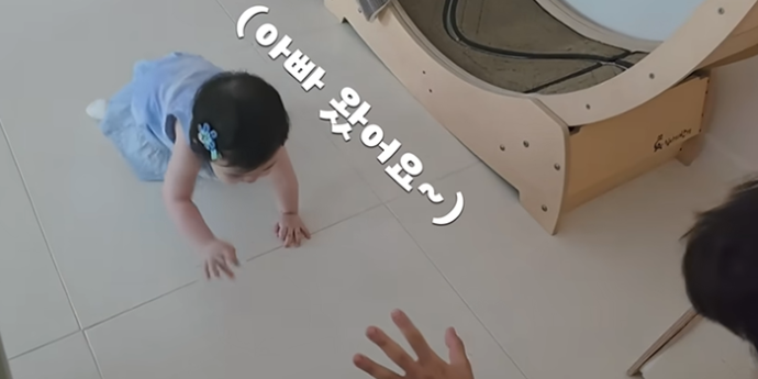 박수홍♥김다예 딸 재이, 네발 걷기 첫 성공