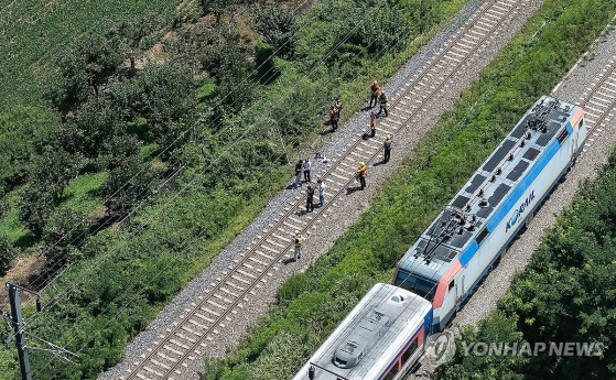 [속보] 경북 청도 열차사고로 사망 2명, 중상 4명, 경상 1명