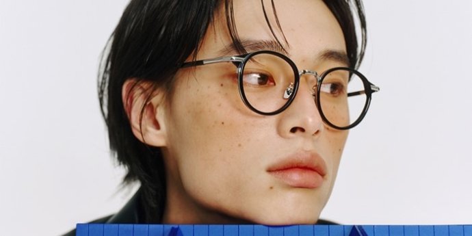 클래식 뿔테안경, 트렌드가 되다