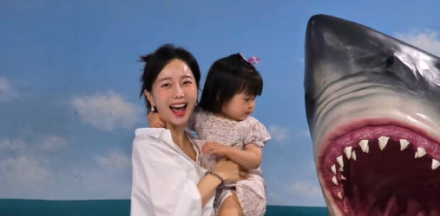쏘영, 상어와 함께한 현실육아 “미끄럼틀만 30번”
