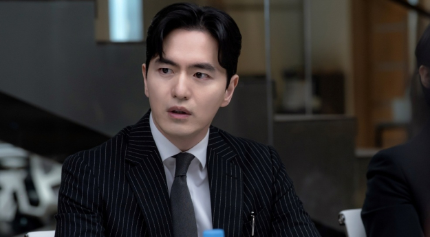 ‘에스콰이어’ 이진욱 추문 발발