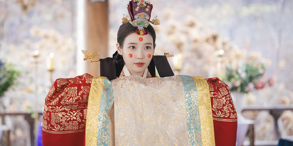 ‘21세기 대군부인’ 아이유♥변우석, 혼례식 미공개 사진 공개