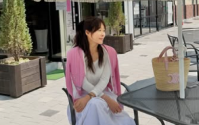 현영, 아들과 여행 근황 공개…청순한 미모 ‘눈길’