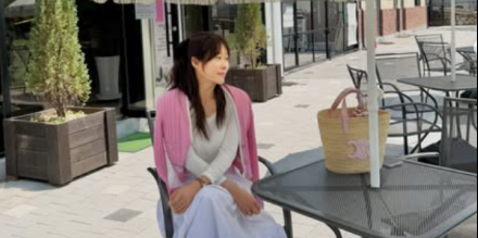 현영, 아들과 여행 근황 공개…청순한 미모 ‘눈길’