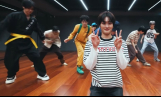 크래비티, ‘어웨이크’ 안무 영상 공개