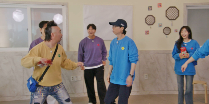‘런닝맨’ 유재석vs유희관, 제기차기 대결