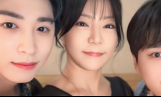 ‘의사언니’ 이진영, 몽키스 영서·민재와 다정 셀카…동료 가수들과 훈훈한 케미