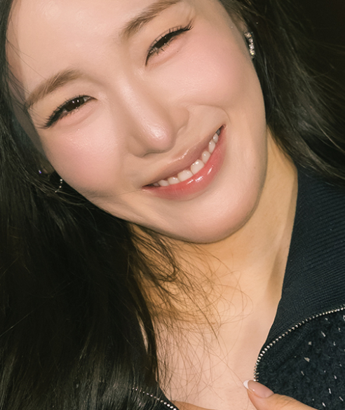 티파니 영 '시그니처 초승달 눈웃음' 