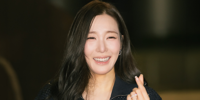 티파니 영 '손가락하트가 수줍은 새신부' [포토]
