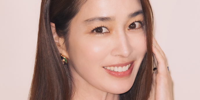 이민정 '그시절 라디오DJ 느낌 물씬' [포토]