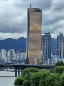 흐리고 경남·제주권 비…낮 최고 30도[내일날씨]