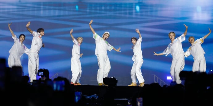 ‘하이브 日 보이그룹’ 아오엔, 첫 위버스콘 성료