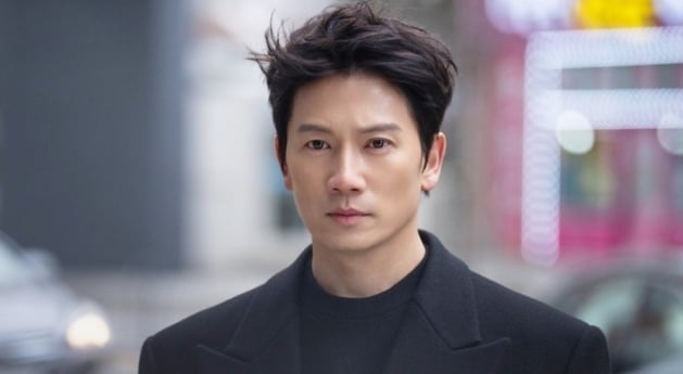 ‘아파트’ 지성, 보스 변신