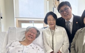최불암 찾은 최휘영 장관