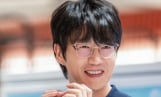 성시경 방문에 완판 행렬…부산 팝업 현장 들썩