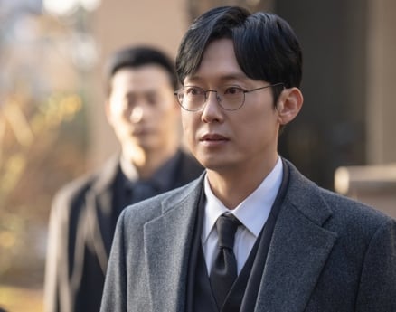 ‘아파트’ 박병은, 서늘한 첫 포스