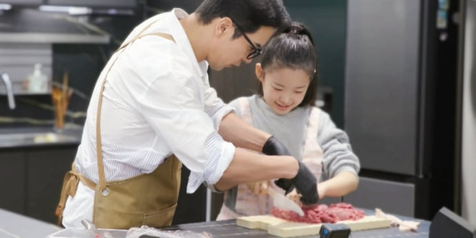 ‘신상출시 편스토랑’ 장민호, 이수연에 삼촌미소