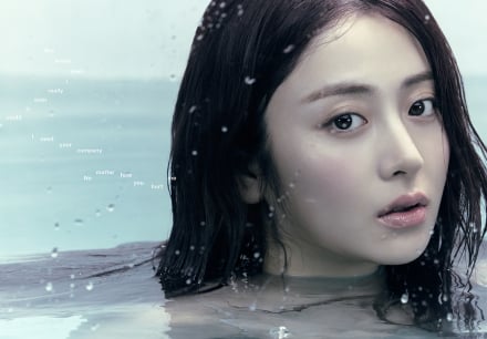 르세라핌 허윤진, ‘슈퍼걸’ 주역들과 특별 인터뷰