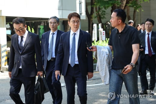 중앙그룹 계열사 회생 심리 열려… 오전 홍정도 부회장 출석