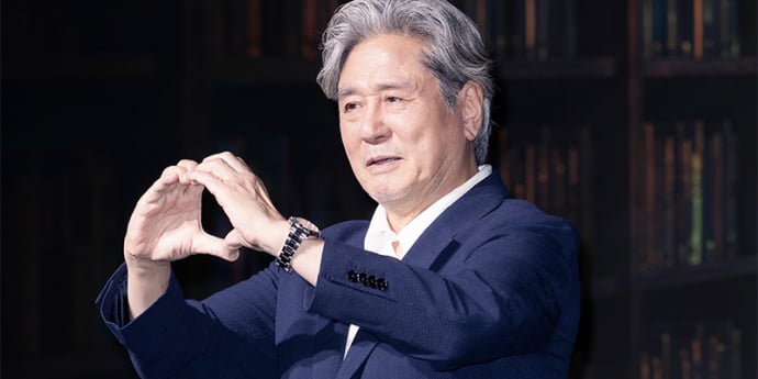 ‘맨 끝줄 소년’ 최민식 “한 번 보기 시작하면 끊을 수 없을 것… 정주행 추천”
