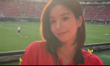 권은비, 축구장 밝힌 ‘월드컵 여신’ 비주얼…‘톡파원 25시’서 뜨거운 응원 열기