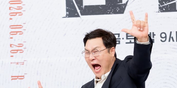 '액션의 신?' 윤경호 포즈로 엿보는 '김부장' 박진철 캐릭터