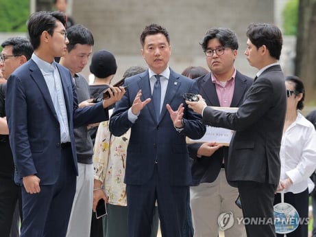 김수현 측 반박 맞았나…검찰 “김새론 녹취 편집 흔적”