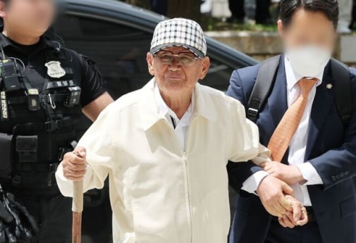 신천지 이만희 구속…교단 “95세 고령에 사실상 형벌”