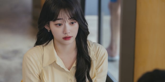 ‘내일도 출근’ 강미나, 남친 앞 무릎 꿇었다