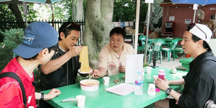 ‘라면 먹고 올래?’ 유재석·김남길·윤경호·주지훈 출격